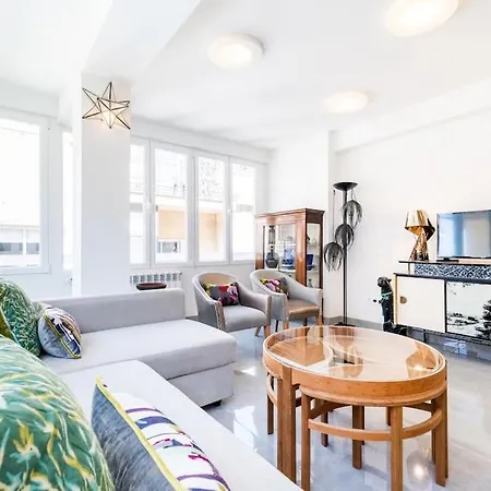 Elegante Apartamento En Centro Granada